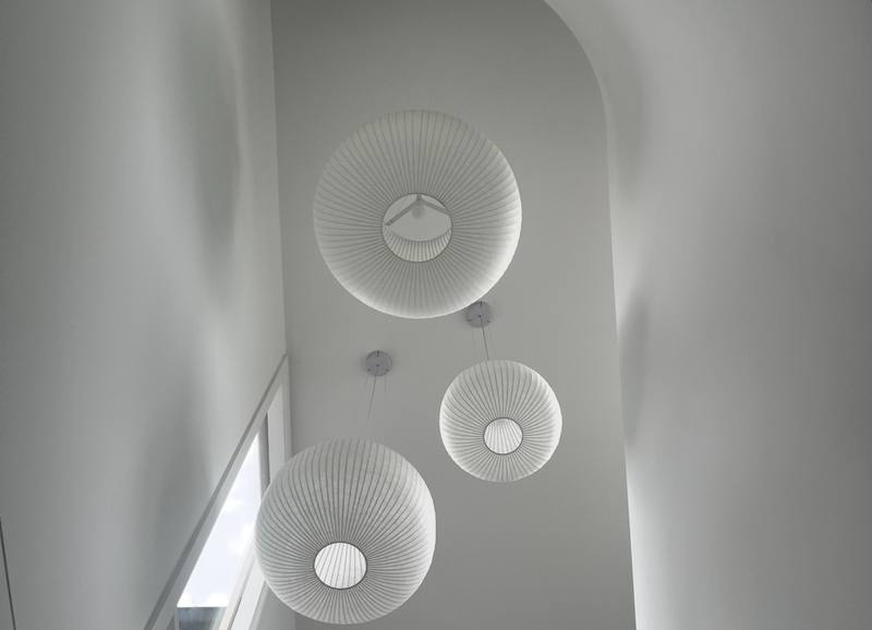 Stairwell pendant lighting